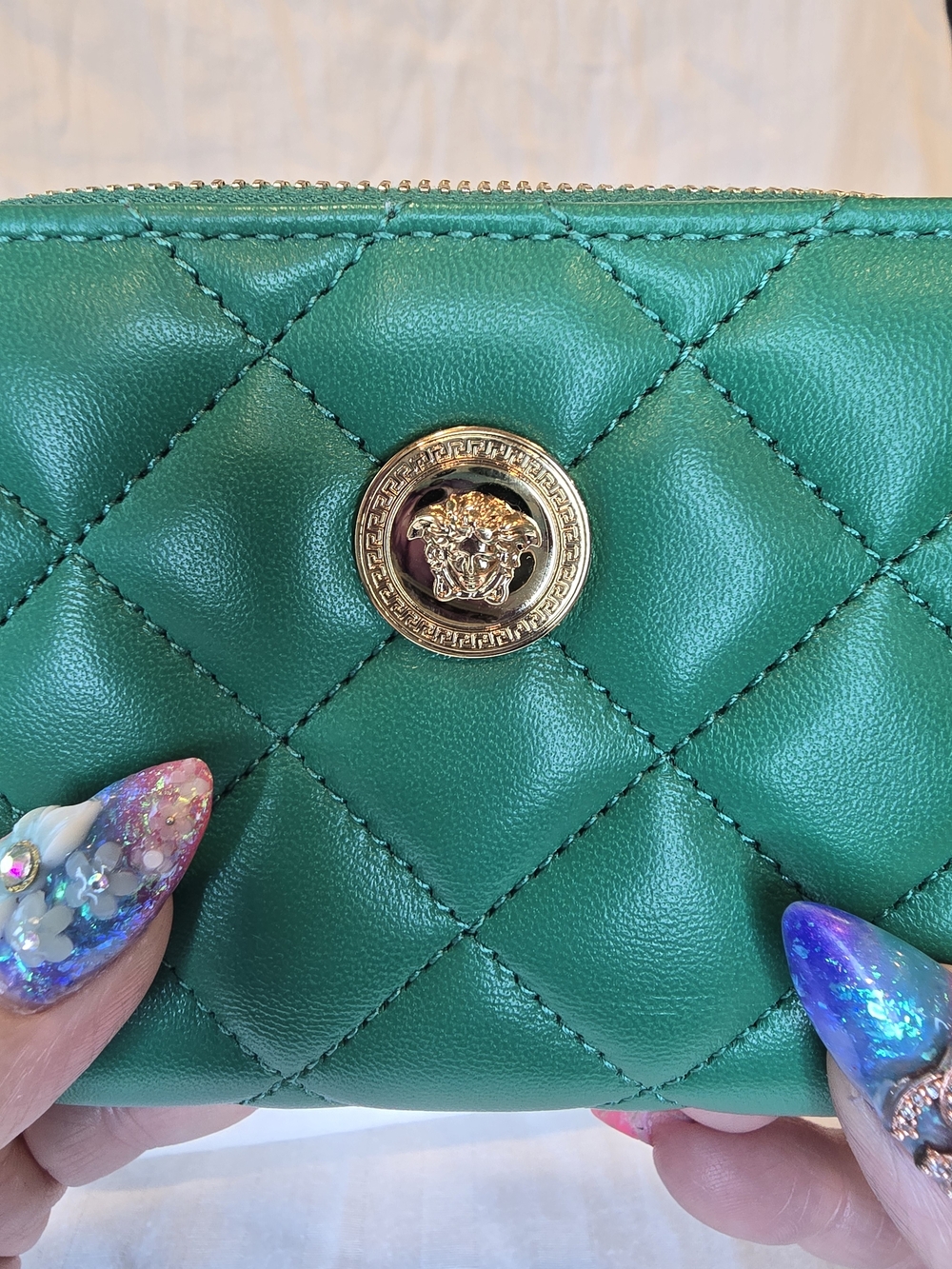Versace Green Lamb Skin Quilted Leather Zip Wallet with Gold Medusa - Picture 12 of 14
